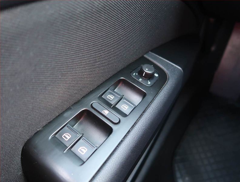 Škoda Superb (2011) 2.0 TDI, Serv.kniha, Xenony - fotka 15 z 16