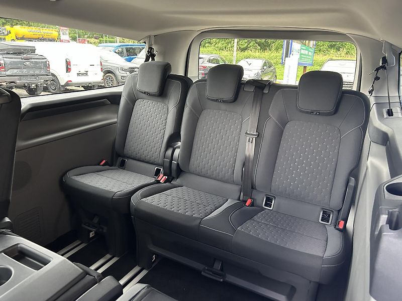 Ford Tourneo Custom Titanium L2 2.0 EcoBlue 110 kW - fotka 9 z 31