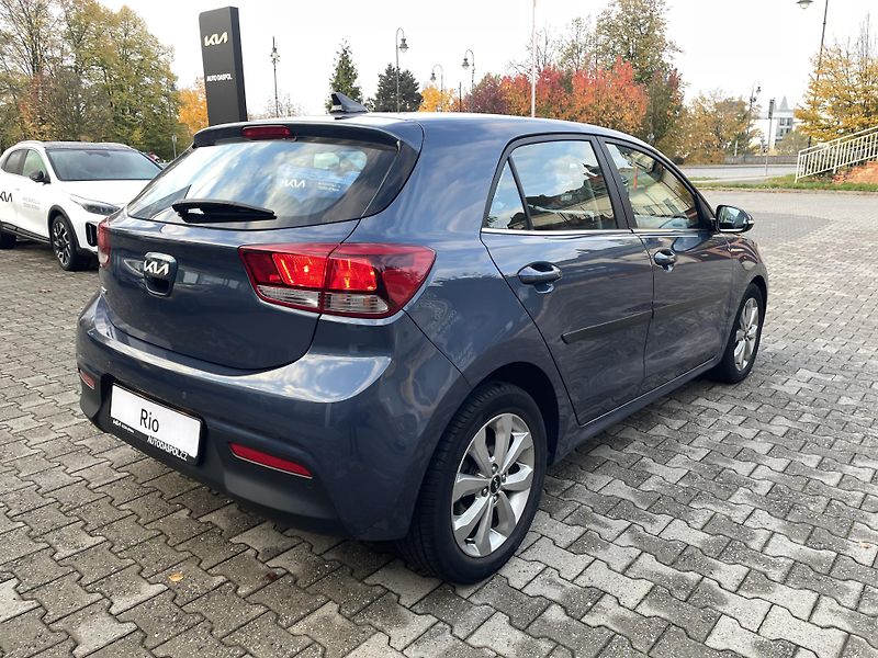 Kia Rio (2023) 1,0T-GDI Exclusive 7DCT  - fotka 3 z 21