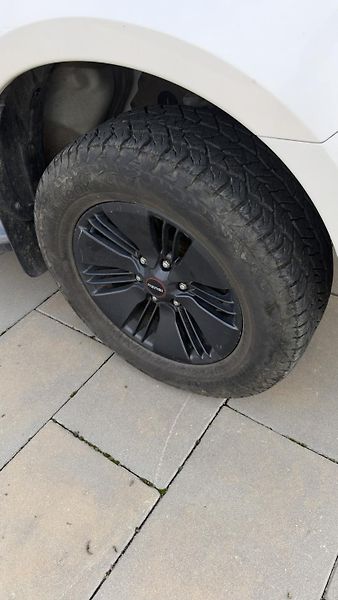 Isuzu D-Max (2022) LSE 4x4, 120kW - fotka 25 z 26
