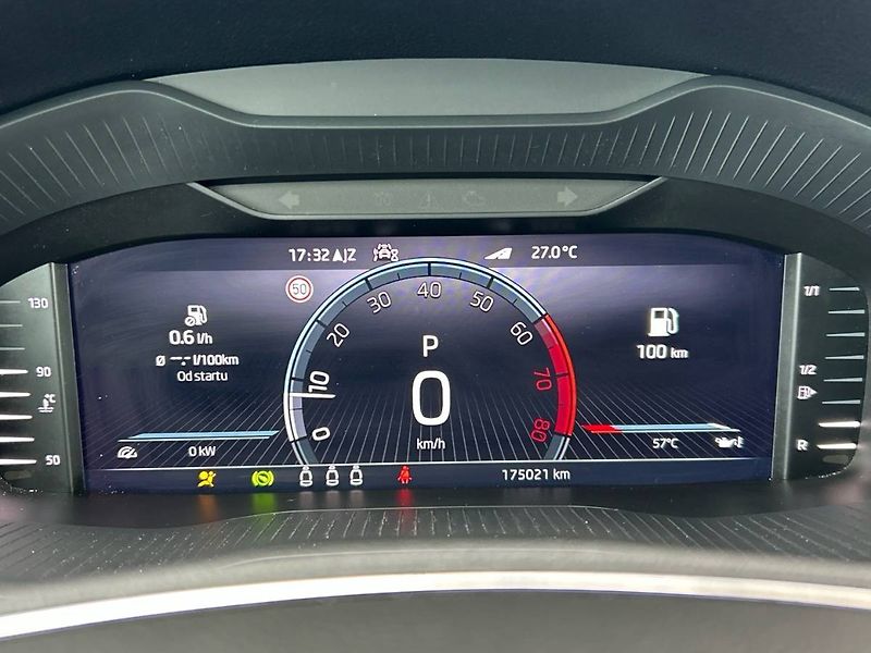 Škoda Karoq (2022) 1.5 TSI 7DSG Sportline - fotka 21 z 33