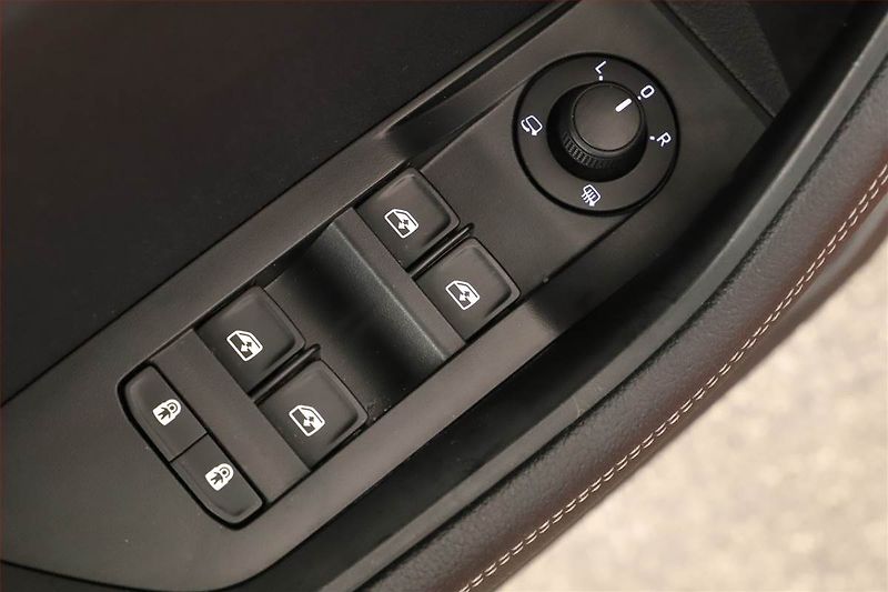 Škoda Superb (2022) Style 2.0 TDI - fotka 20 z 21