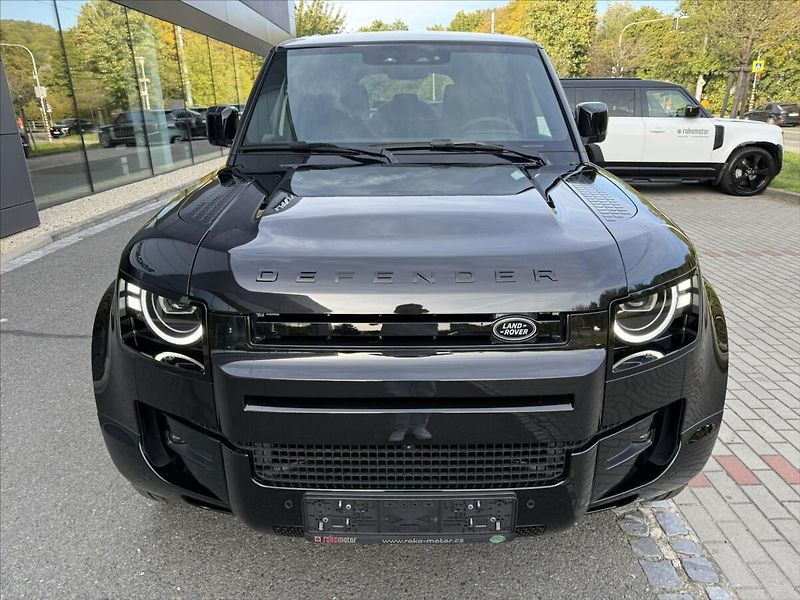 Land Rover Defender (2026) 3,0 110 X-DYNAMIC SE D250 - fotka 3 z 27