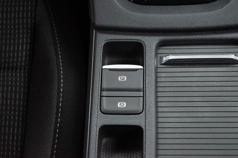 Škoda Octavia 2.0TDI DSG*ACC*MIRROR-LINK*DPH - fotka 21 z 35
