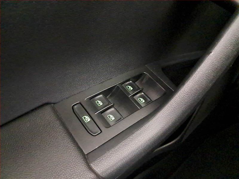 Škoda Octavia (2018) 1.8 TSI, Automat, Tempomat - fotka 21 z 21