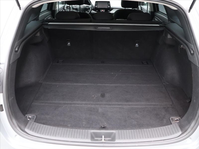 Hyundai i30 1,5 T-GDI Mild Hyb Comfort - fotka 10 z 32