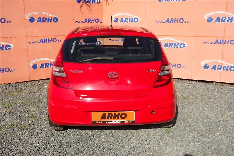 Hyundai i30 1,4 i, ČR, SERV.KN., COMFORT. - fotka 6 z 34