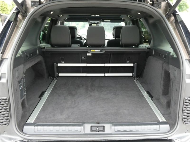 Land Rover Discovery 3,0 D250 R-Dynamic SE 1Maj DPH - fotka 46 z 51