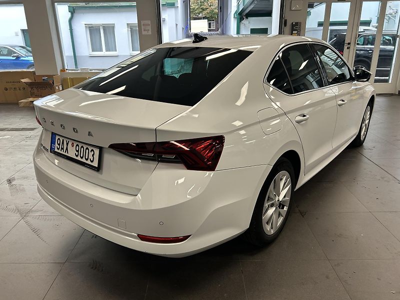 Škoda Octavia (2023) 2.0TDi DSG Style Matrix LED TZ - fotka 4 z 28