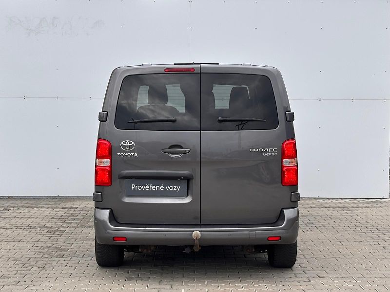 Toyota ProAce Verso 2.0 D-4D L0 Shuttle AT - fotka 9 z 22