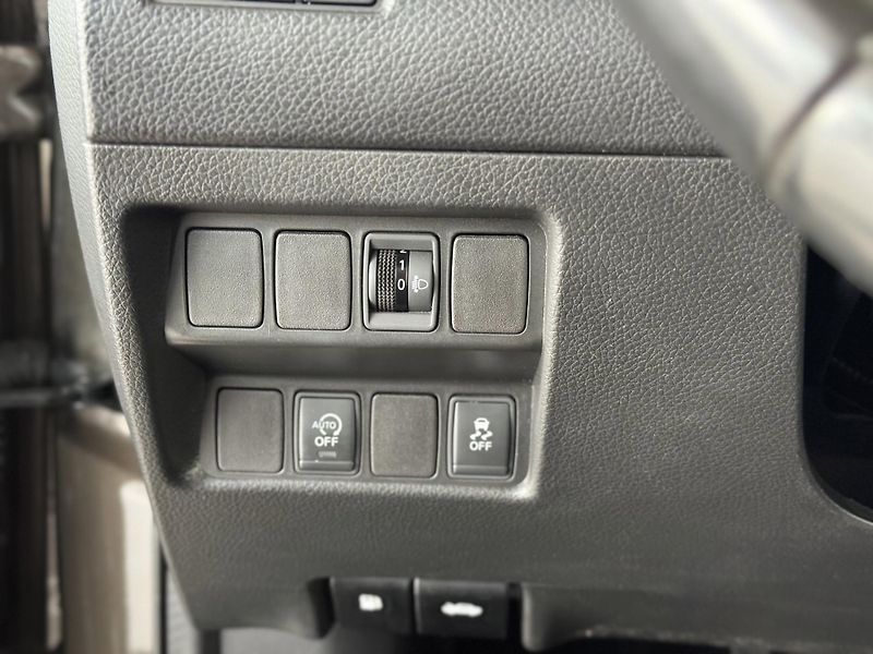 Nissan Qashqai 1,2DIG-T*Navi*Kamera*Tažné*ČR - fotka 26 z 32