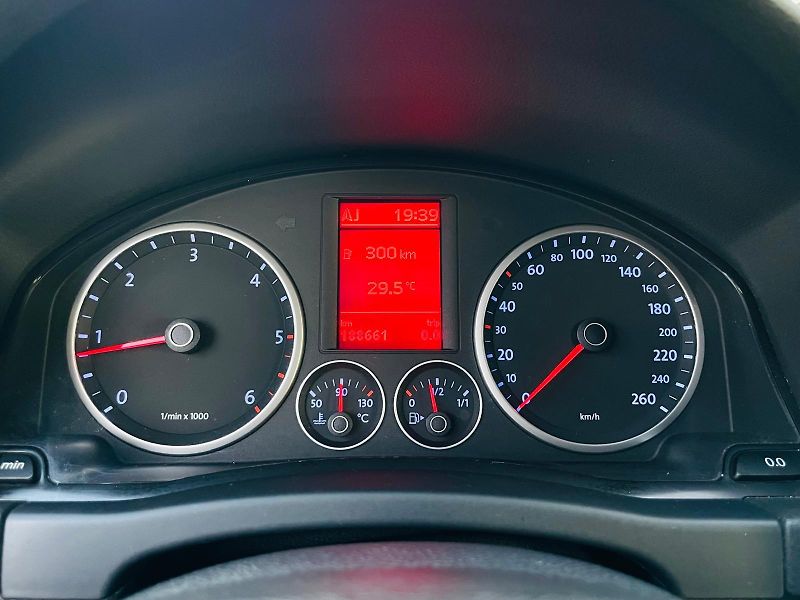 Volkswagen Tiguan 2.0TDI 4x4 MAN SERVISKA TAŽNÉ - fotka 42 z 45