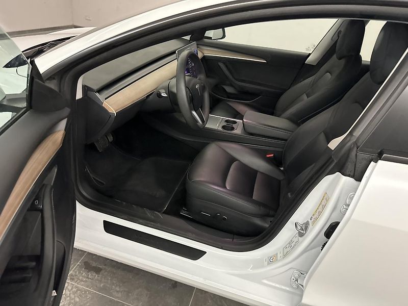 Tesla Model 3 ZAMLUVENO ! 208w TZ SOH 94,7% - fotka 6 z 12