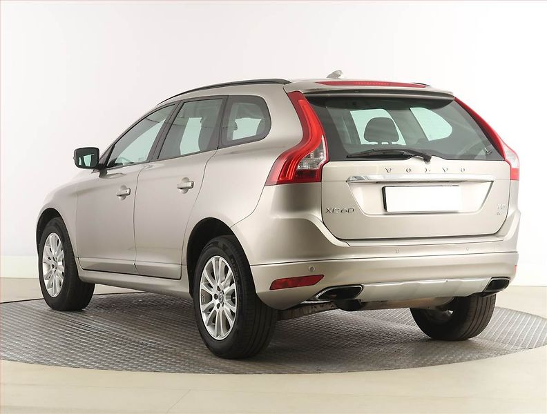 Volvo XC60 (2015) T5 AWD, 4X4, Automat - fotka 4 z 19