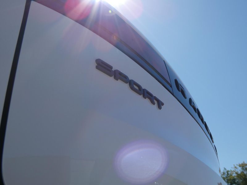 Land Rover Range Rover Sport (2026) 3,0 Dynamic SE D250 - fotka 32 z 34
