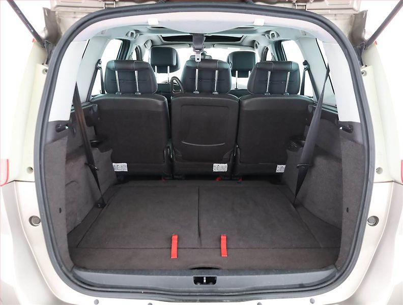Renault Grand Scénic (2013) 1.6 dCi, 7 míst, Navi, Xenony - fotka 17 z 18