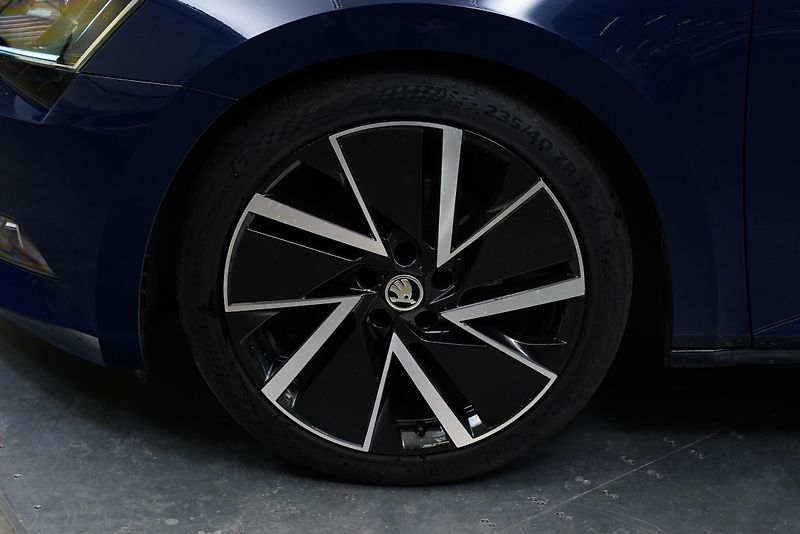 Škoda Superb - fotka 10 z 30