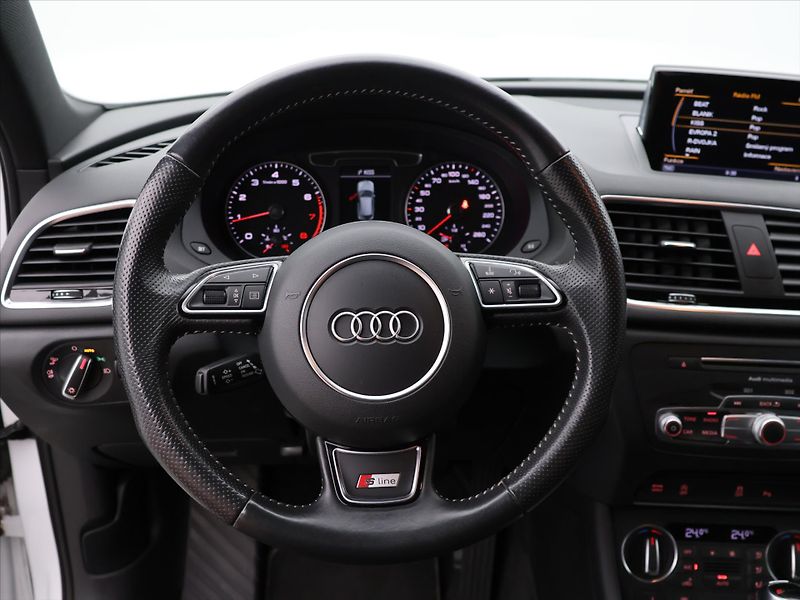 Audi Q3 2,0 TFSI 162kW quattro S-Line - fotka 17 z 37