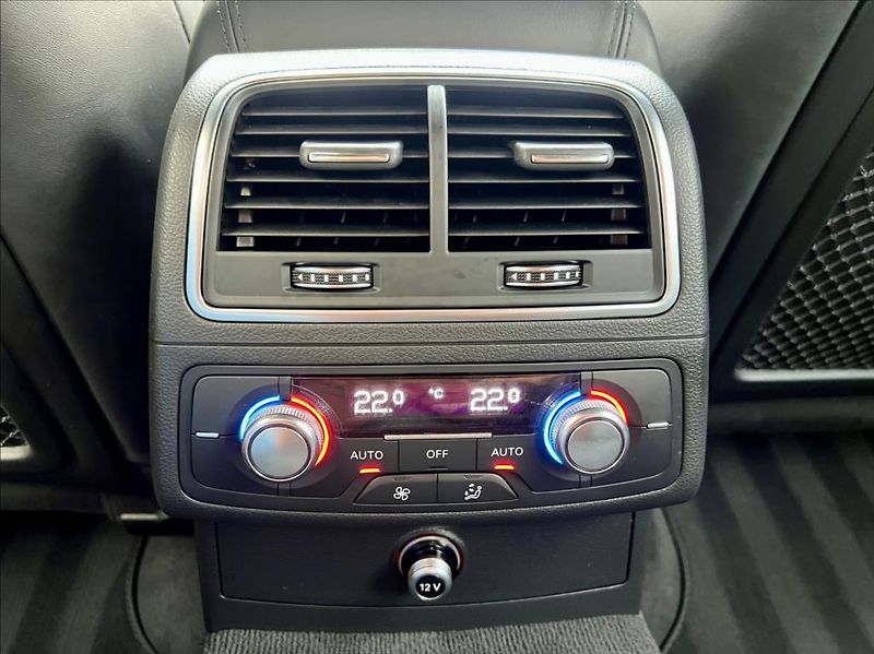 Audi A7 3,0 TDi S-line QUATTRO / LED - fotka 43 z 54