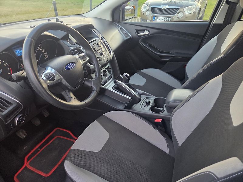Ford Focus 1.0 ecoboost 74 kW, top stav - fotka 10 z 23