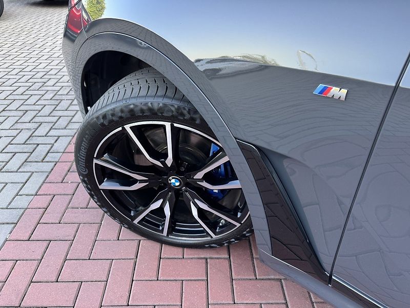BMW X7 (2021) xDrive 40d M-Paket Pano - fotka 45 z 49