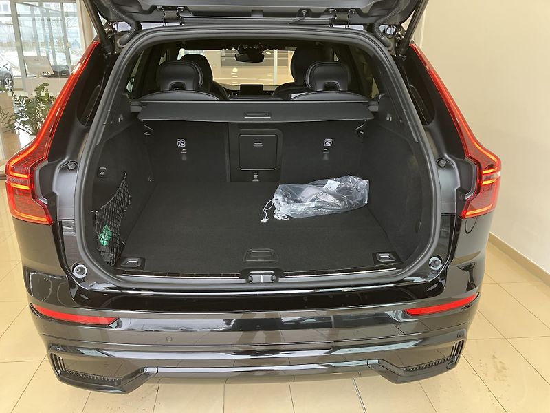 Volvo XC60 T6 AWD Black Edition Plus AT8 - fotka 10 z 40