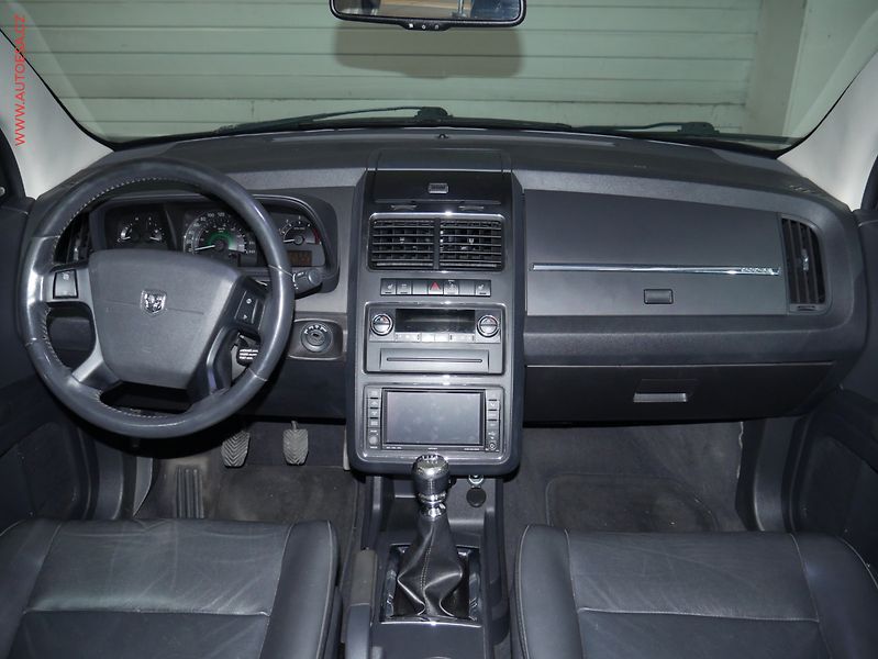 Dodge Journey (2010) 2.0 CRDI, Navi, kůže - fotka 8 z 21