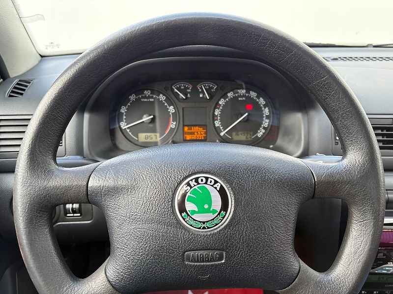 Škoda Octavia 2.0i, 85kW Automat, Klima - fotka 8 z 19