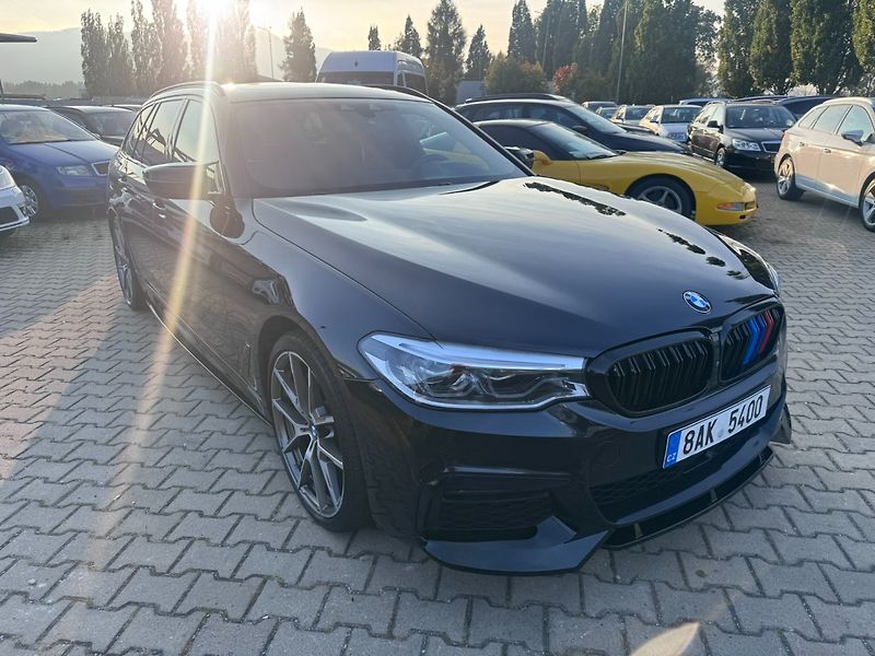 BMW Řada 5 (2018) 540i G31 3,0 250KW MPACKET 4X4 - fotka 7 z 50