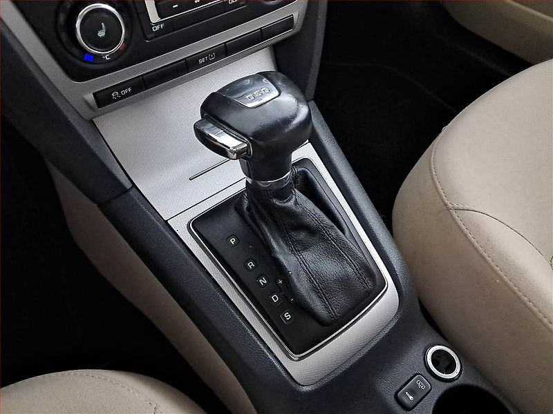 Škoda Octavia (2013) Elegance 1.6 TDI, Automat - fotka 13 z 17