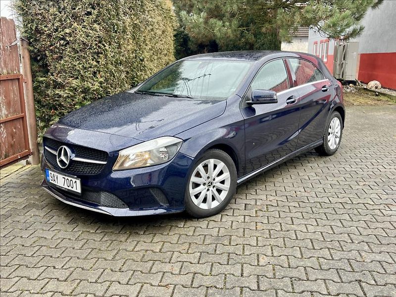 Mercedes-Benz Třídy A 180 d Sport automat - fotka 2 z 45