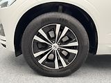 Volvo XC60 B4 AWD MOMENTUM PRO AUT CZ - náhled 16
