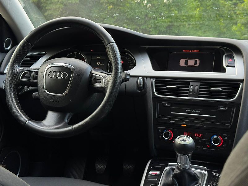 Audi A4 (2012) 2.0TDi ČR VÝBAVA SERVIS ČIDLA - fotka 11 z 26