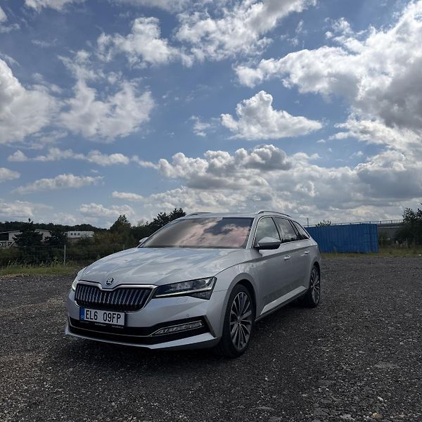 Škoda Superb (2021) Škoda Superb 1.4 TSI IV L&K - fotka 1 z 19