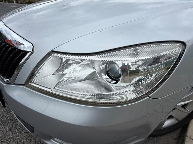 Škoda Octavia 1,6  1,6 DISEL - fotka 13 z 32