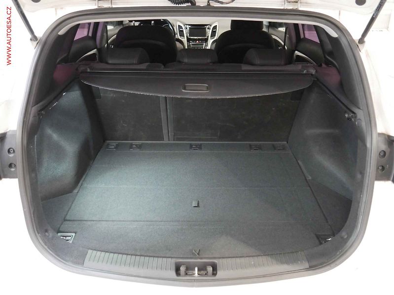 Hyundai i30 (2014) 1.6 GDi, ČR, Temp. park. - fotka 7 z 20