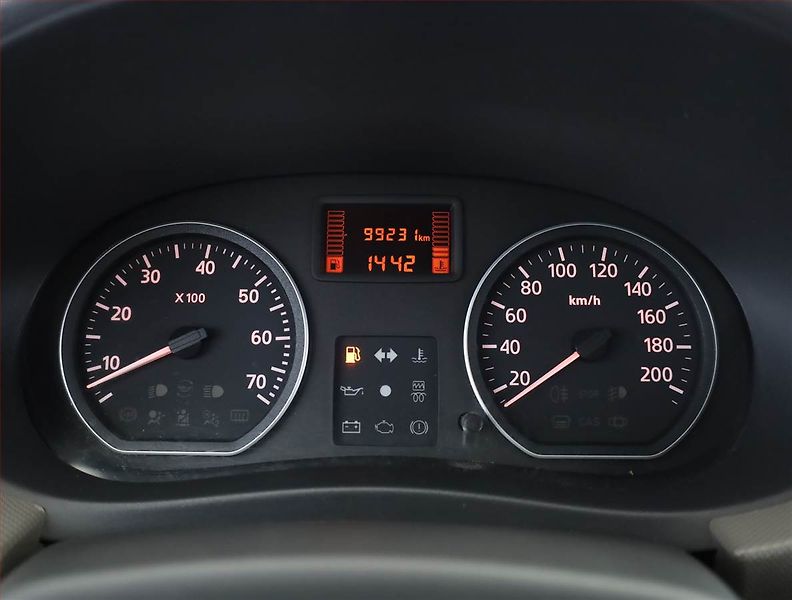 Dacia Sandero (2011) 1.2 16V, po STK, zamluveno - fotka 8 z 15