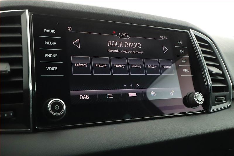 Škoda Karoq (2019) Style 1.6 TDI, Automat, Navi - fotka 9 z 21