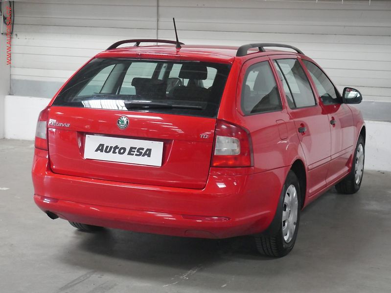 Škoda Octavia (2012) 2.0 TDi, ČR, AC - fotka 6 z 15