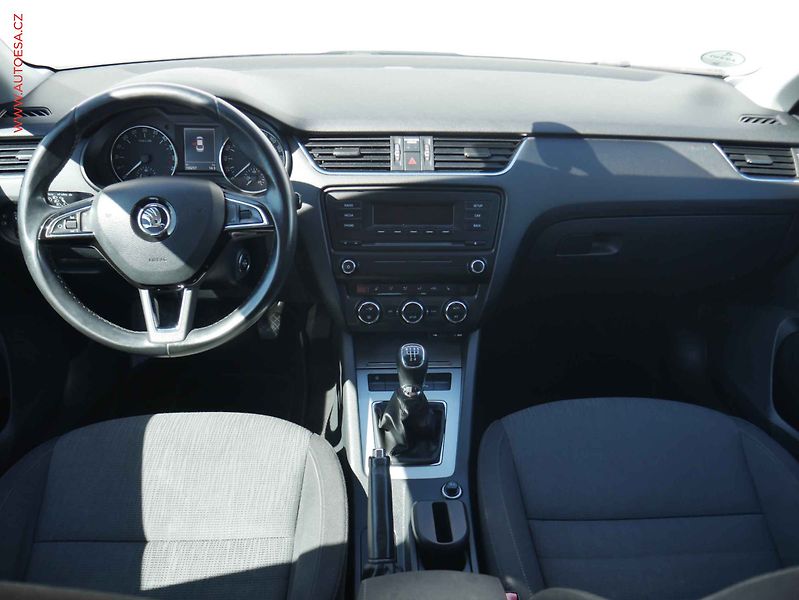 Škoda Octavia (2013) 1.6 TDi, 2.maj,ČR, Elegance - fotka 8 z 16