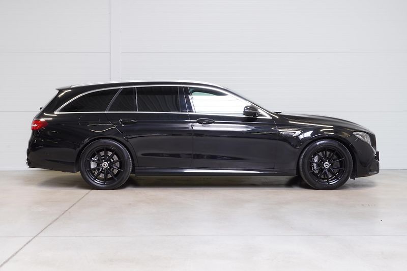 Mercedes-Benz Třídy E 63 AMG,4m,Klima.sed,ACC,Pano - fotka 4 z 43