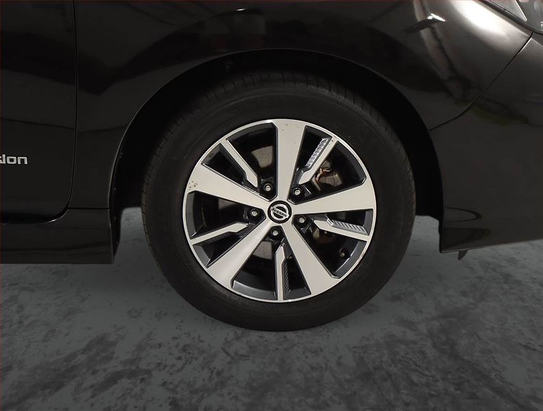 Nissan Leaf (2021) 40 kWh, SoH 90%, Automat - fotka 14 z 21