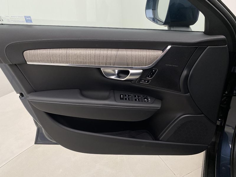 Volvo V90 CC B6 AWD BRIGHT PLUS AUT CZ - fotka 7 z 63