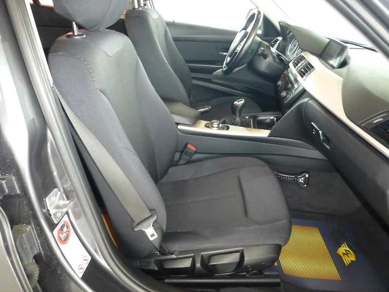 BMW Řada 3 (2013) 2,0D-120KW*NAVI*VYHŘ.SED*XENON - fotka 21 z 28