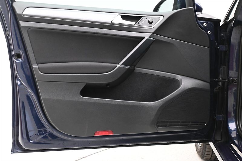 Volkswagen Golf 1,6 TDI 81kW Allstar Záruka až - fotka 24 z 30