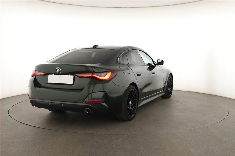 BMW Řada 4 (2021) 430i - fotka 5 z 26