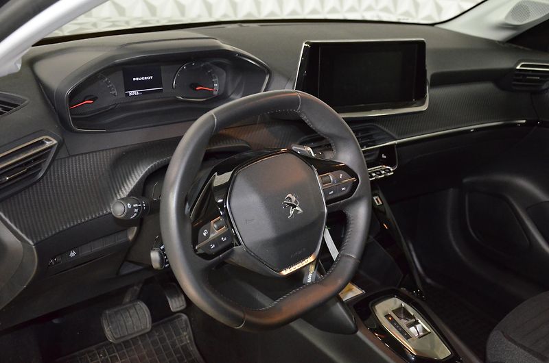 Peugeot 208 (2023) 1.2PT 100 Active Pack AT5d - fotka 9 z 10