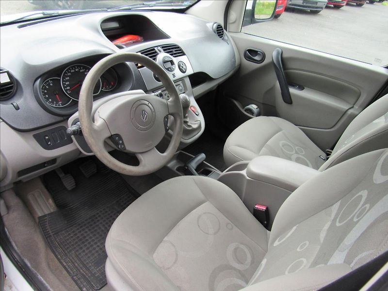 Renault Kangoo 1,5 DCi 63KW 5míst - fotka 9 z 29