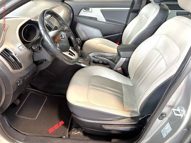 Kia Sportage (2014) 1.7CRDi, ČR, AC, kamera - fotka 9 z 16