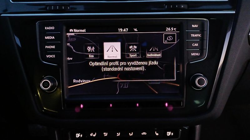 Volkswagen Tiguan TDI 110kW 4x4 HIGHLINE - fotka 33 z 50